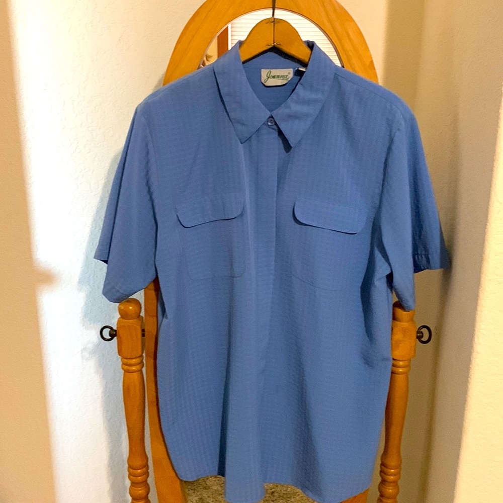 Short sleeve blouse